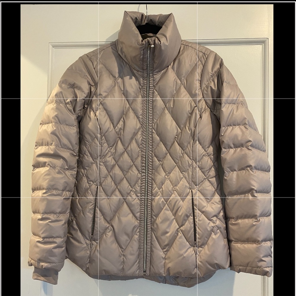 Athleta Quilted Puffer Jacket in Grey